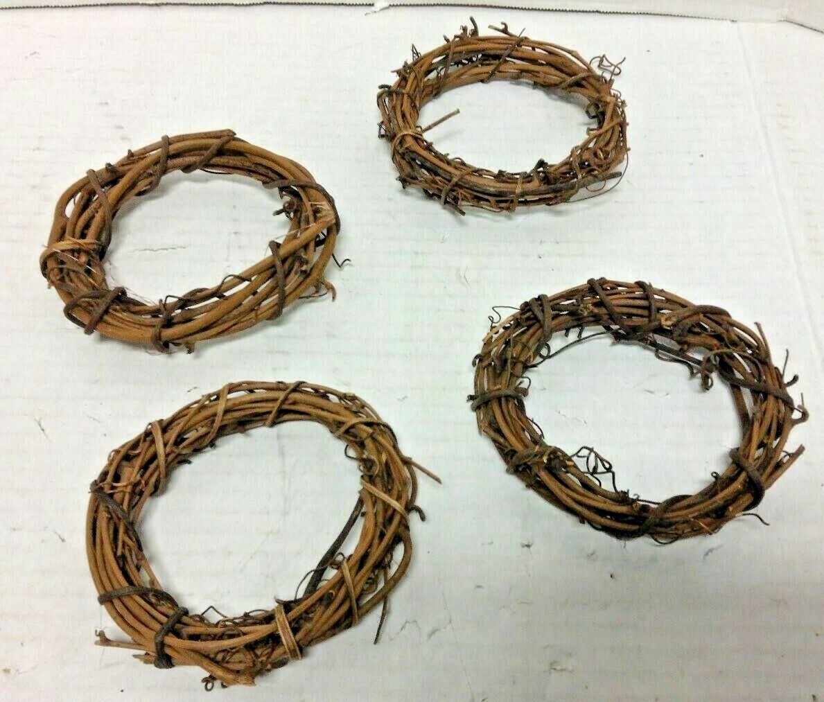 4 rustic natural grapevine wood decorating primitive crafts twig ornament wreath