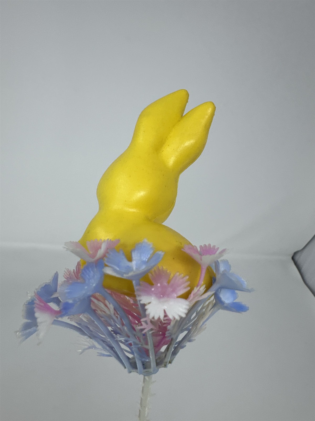 Vtg Yellow Plastic Bunny Rabbit Floral Pick Big Eye MCM Retro Easter Craft 12″