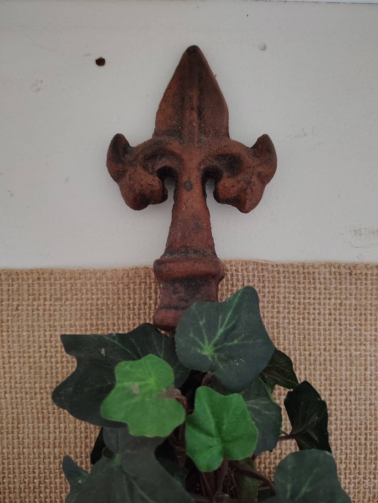 Faux Ivy Pyramid Topiary With Decorative Iron Fleur-de-Lis Finial ~ 22″ High