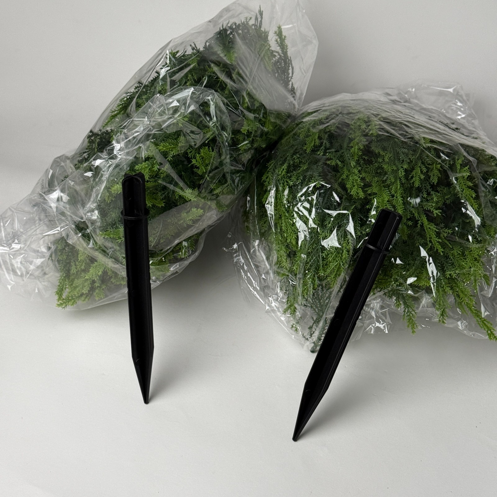 23″ Artificial Topiary Bushes for Outdoors with Spike, Cedar Topiary Ball Trees
