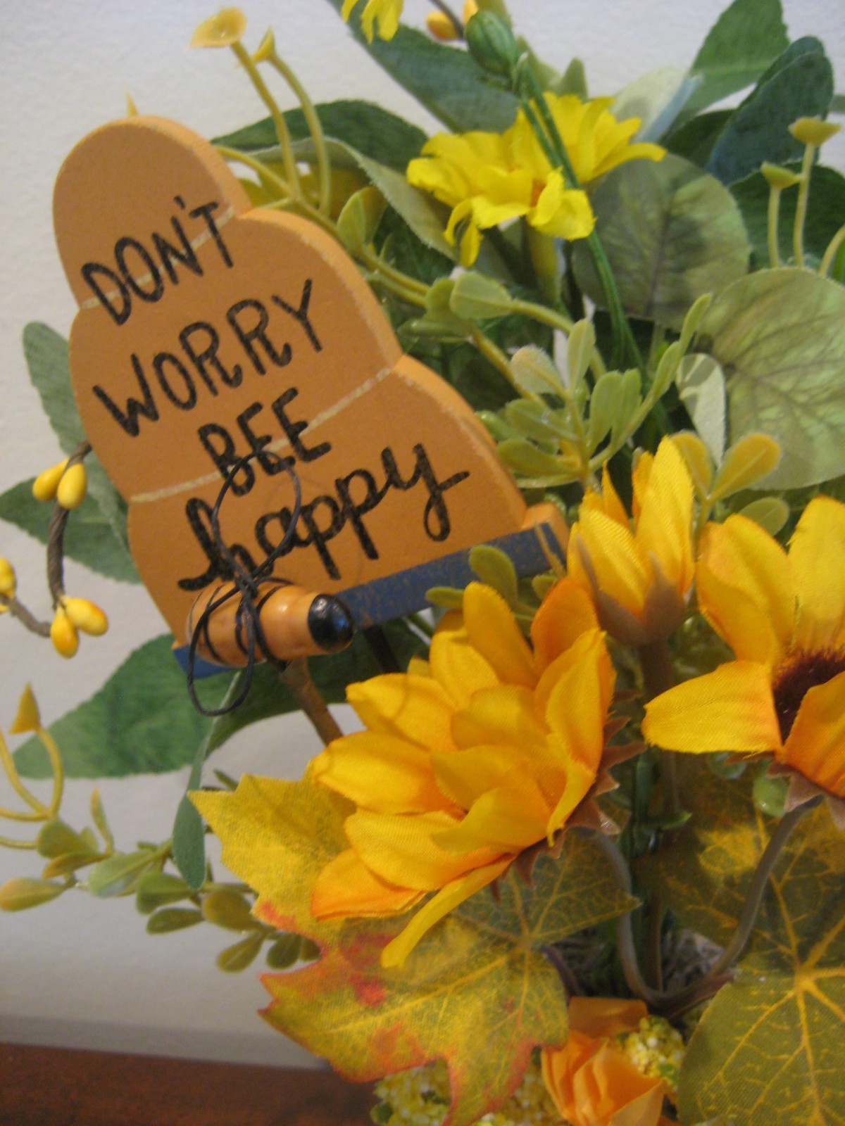 Bees – Flower Floral Arrangement – Spring Summer Decoration – Table Centerpiece1