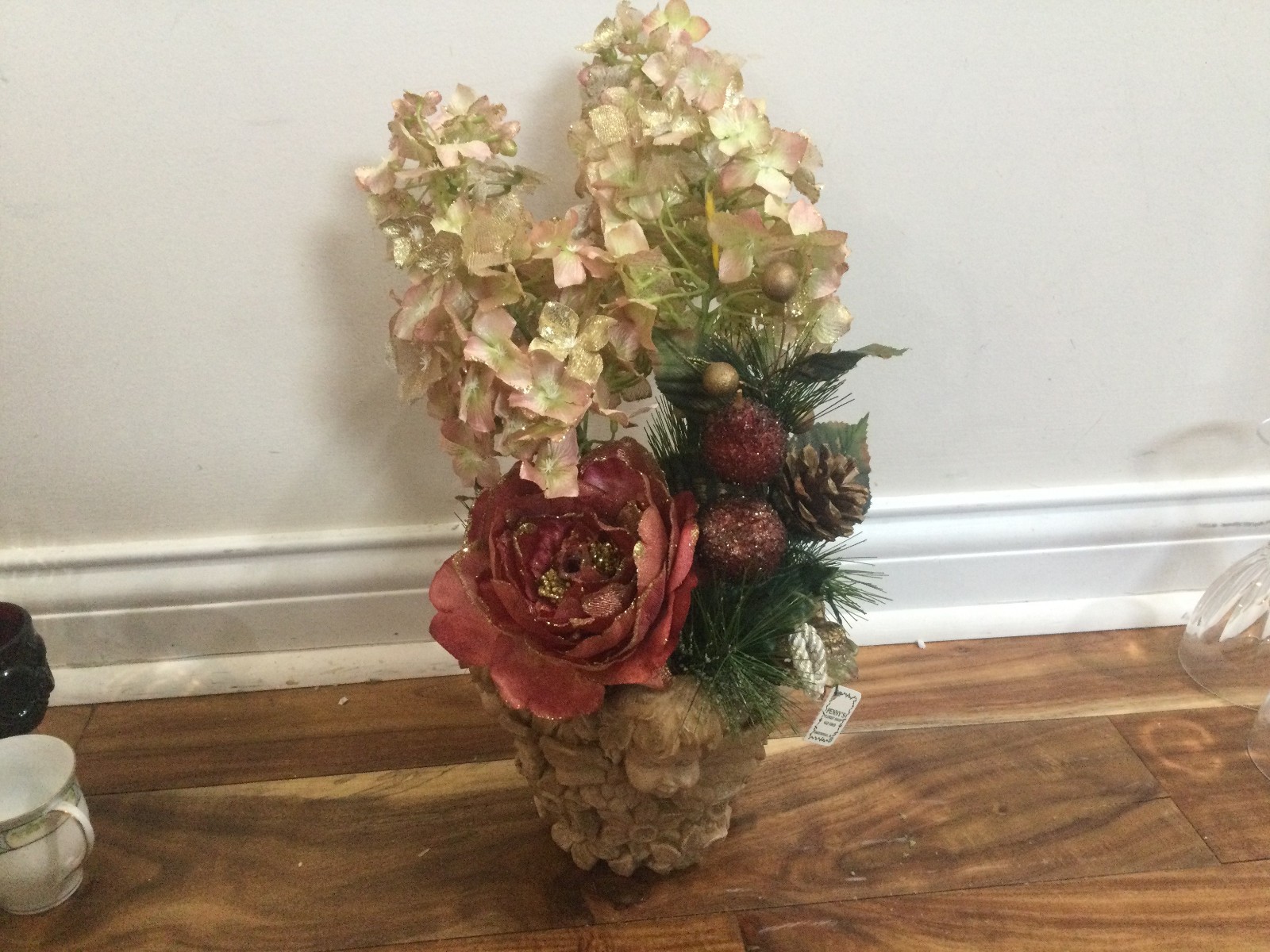 Christmas peony + Hydrangea Florist Arrangement gold dust UNIQUE resin angel POT