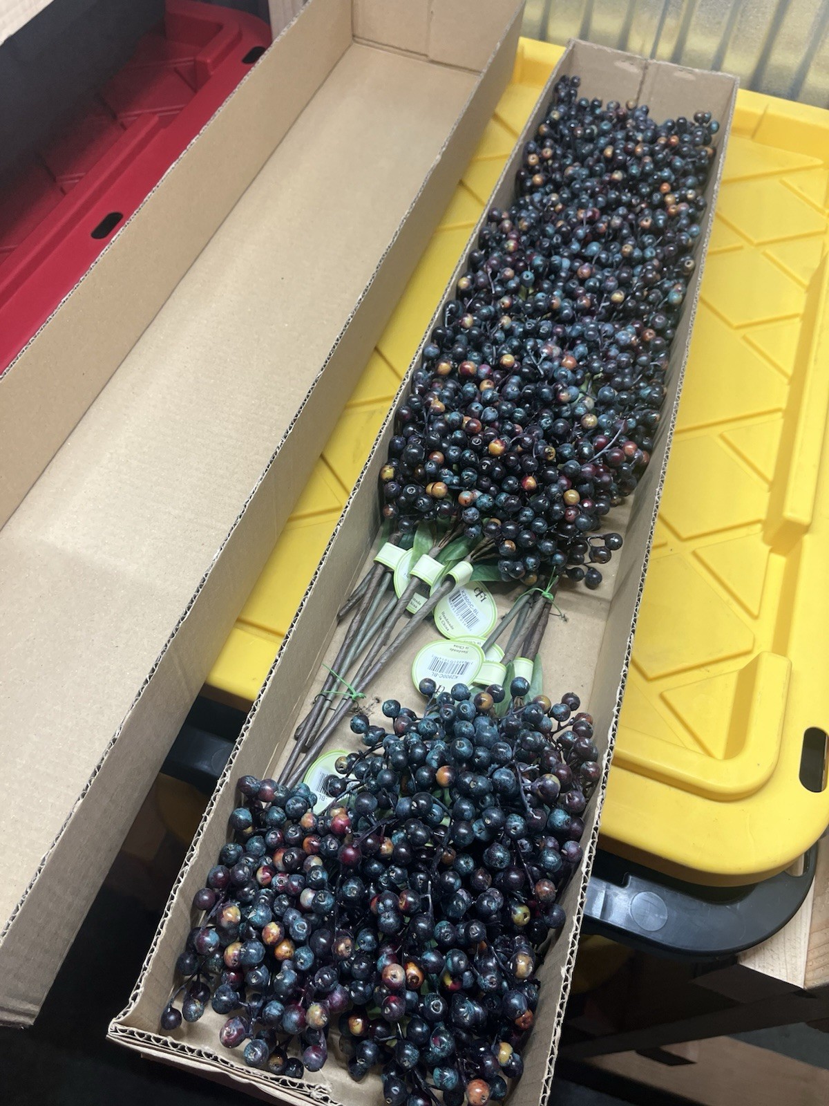 24 Pack- 13″ Berry Cluster Pick W/3 Leaves.