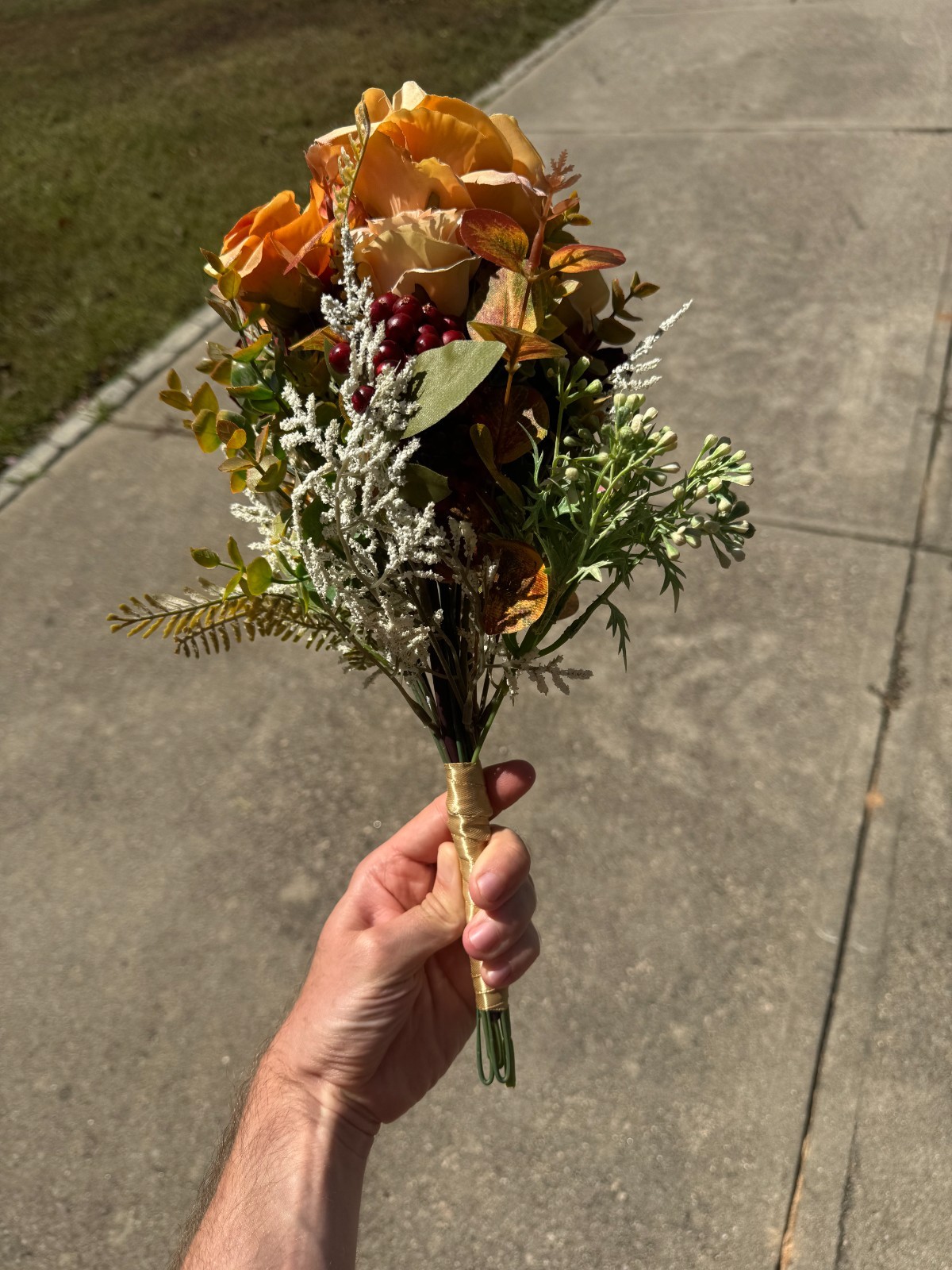 Faux/Artificial Festive & Holiday Decorative Flowers