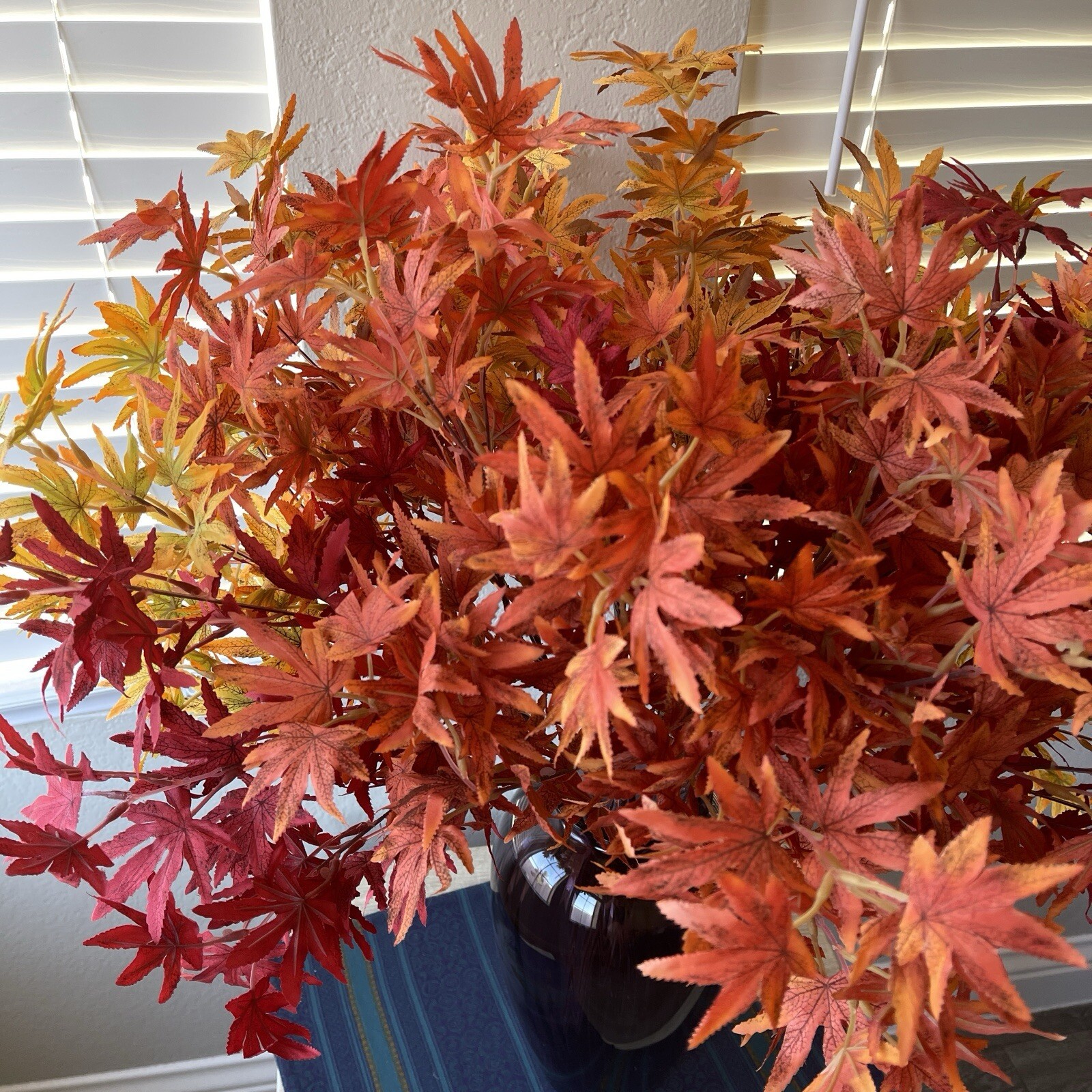15 Stems of Single Branch 4-Pronged Maple Leaves Artificial Flowers for Home Dec