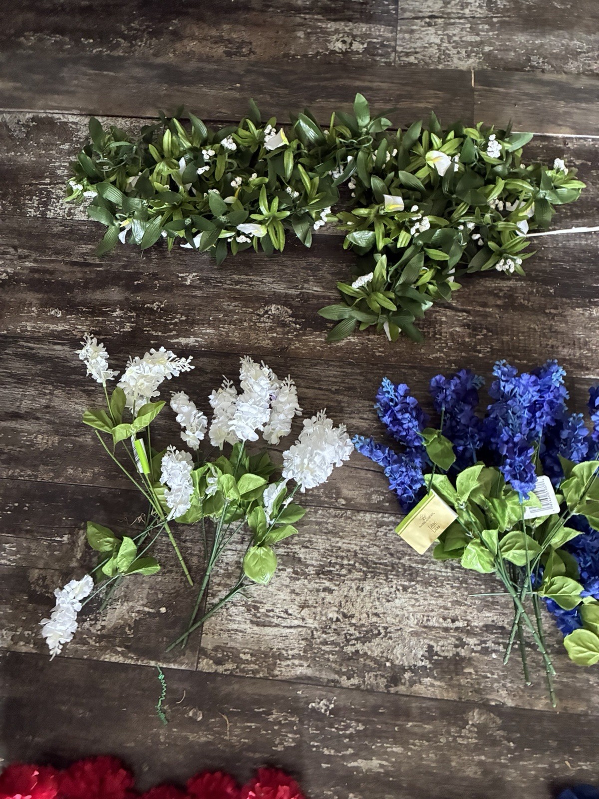 LOT OF RED WHITE BLUE ROSES BLUEBONNET STYLE FLOWERS