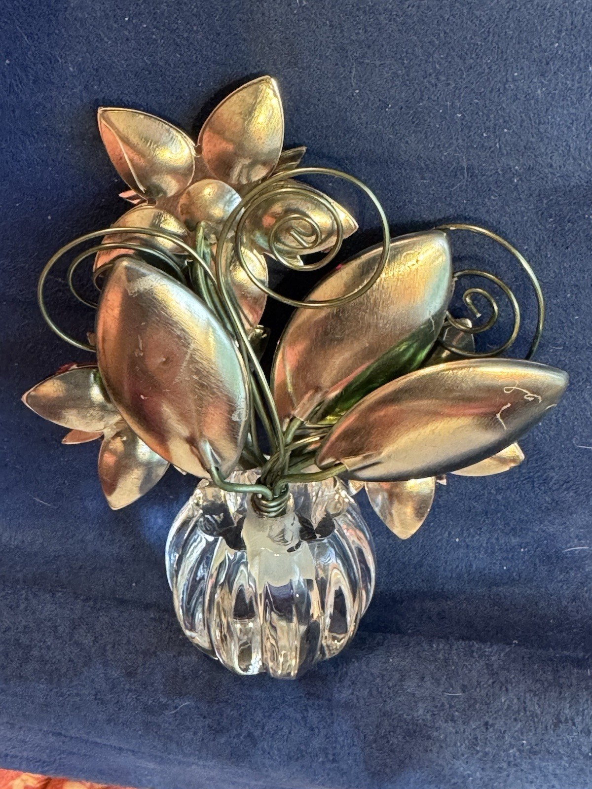 Decorative Hard Plastic Acrylic Metal Red Flowers & Vase 4″ Tall Sparkly