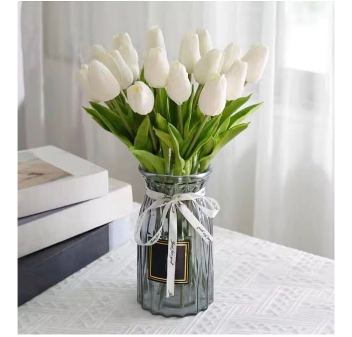 HIMUTAIN 20-Piece Artificial White Tulip Bouquet with Gift Box and Ribbon