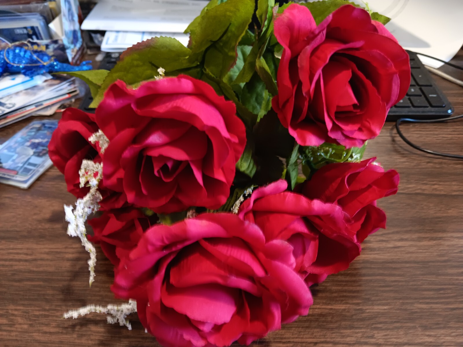 BOUQUET OF ARTIFICIAL RED ROSES FLOWER 17″ TALL GREEN STEM, CHRISTMAS/VALENTINES