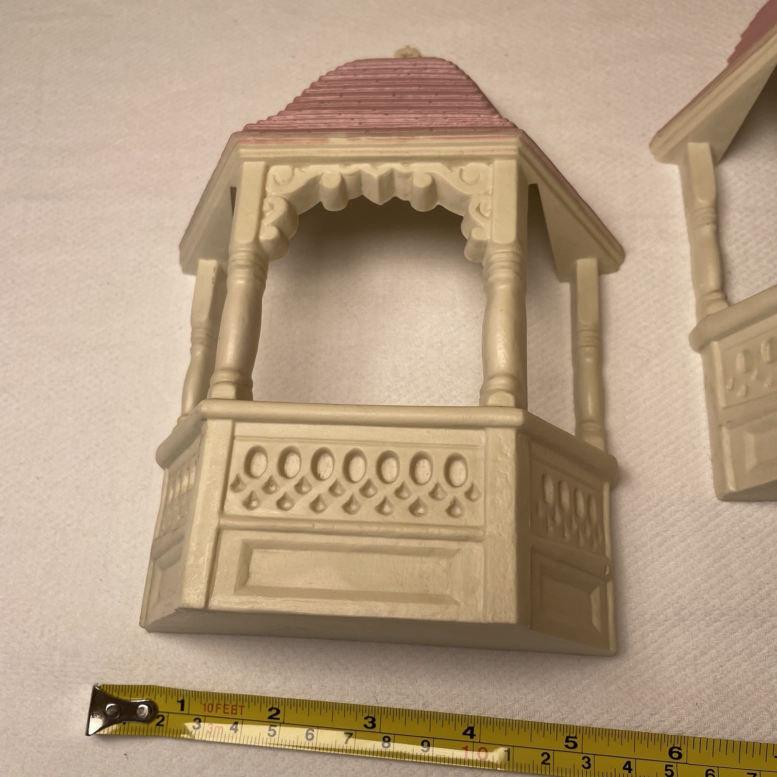 Retro Gazebo Wall Pockets Pair Vintage Cream Pink Plastic 70s Cottagecore Decor