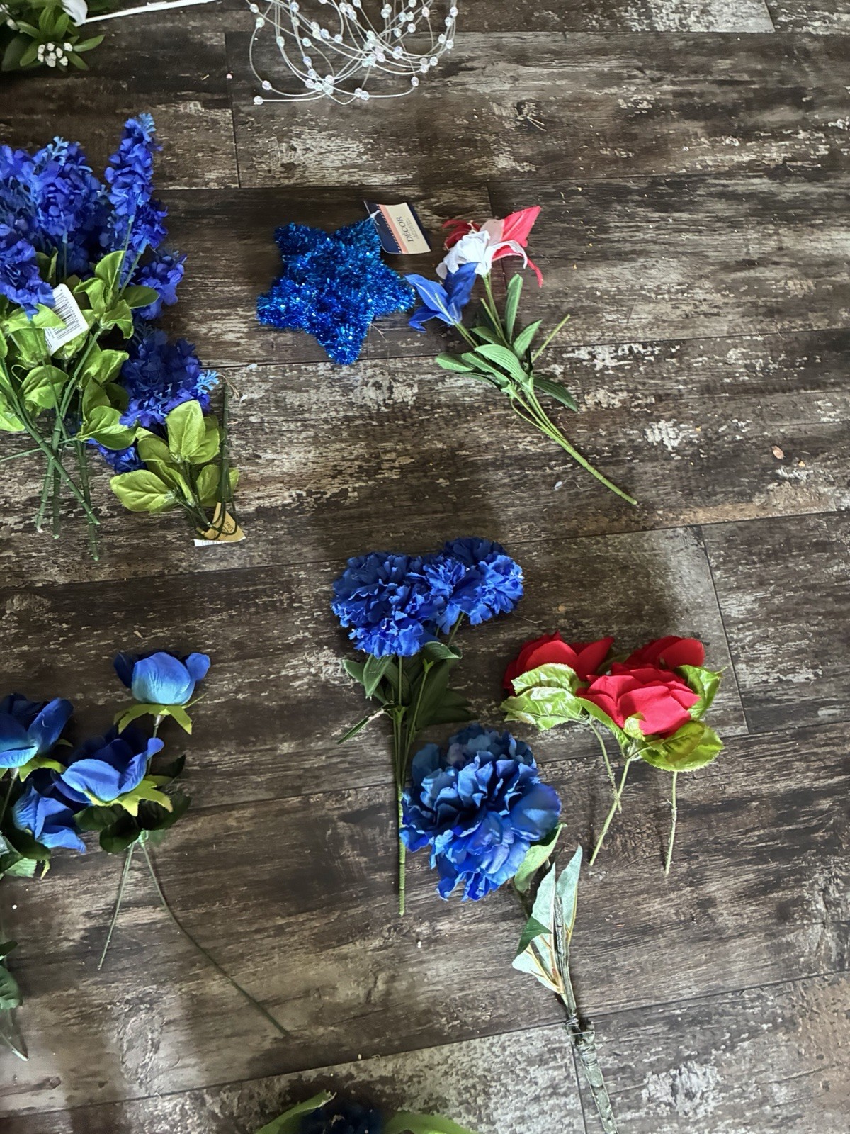 LOT OF RED WHITE BLUE ROSES BLUEBONNET STYLE FLOWERS