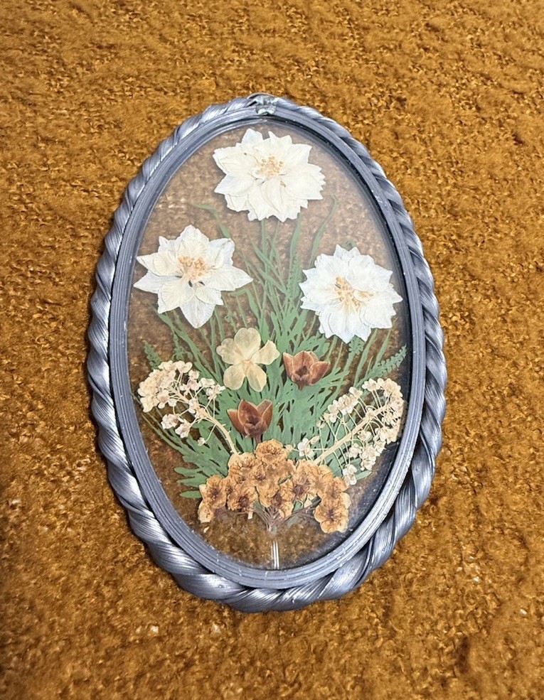 Pressed Flower Art Oval Glass Wall Decor 7in Dried Floral Arrangement