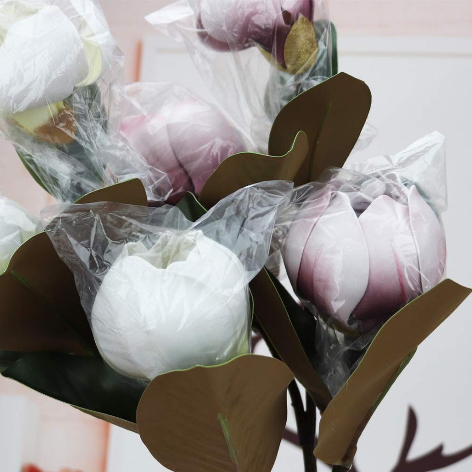 LIUCOGXI Vintage Artificial Magnolia Flower White 6 Heads,Long Stem Magnolia …