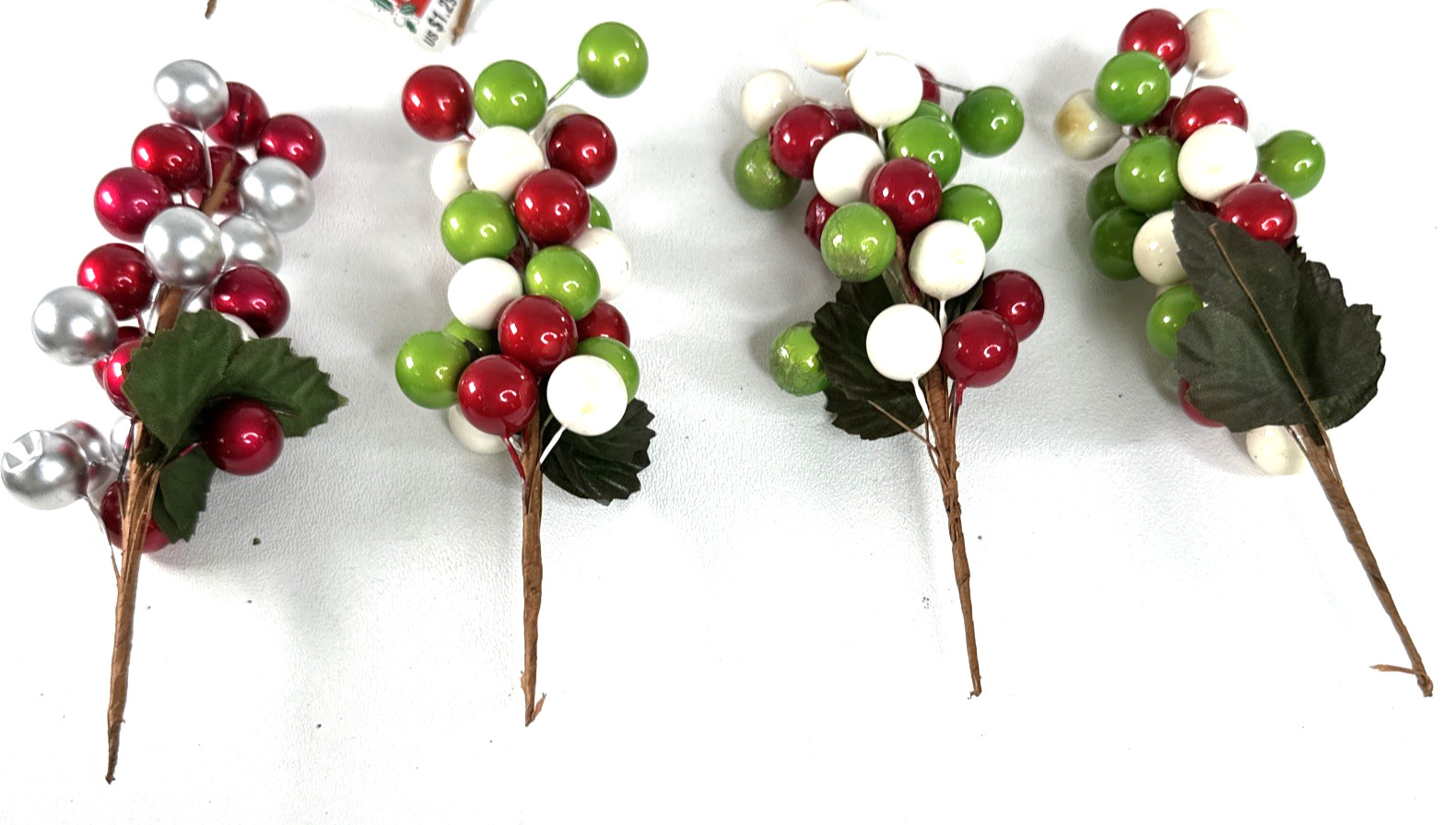 New 12 Berry Picks Stems Floral Christmas Crafts Artificial Red White Green 7″
