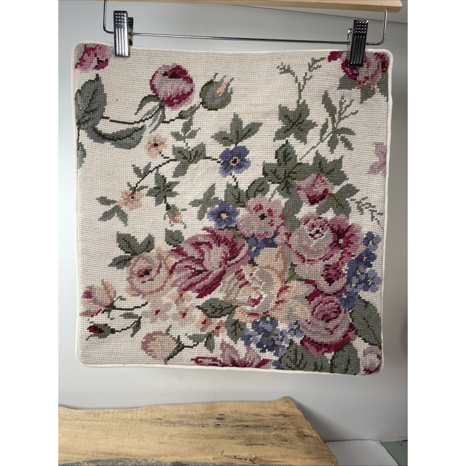 NEW Needlepoint Pillow Cover Floral Pink/Green Multi Roses 15″ Cream Velvet Zip