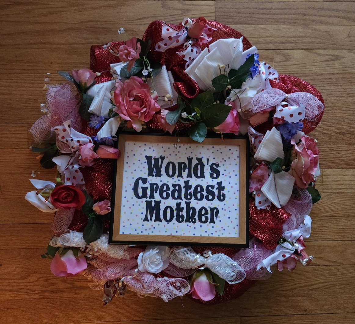 FREE WORLD’S GREATEST MOTHER Floral Roses Heart Ribbons 24″ Deco Mesh Wreath