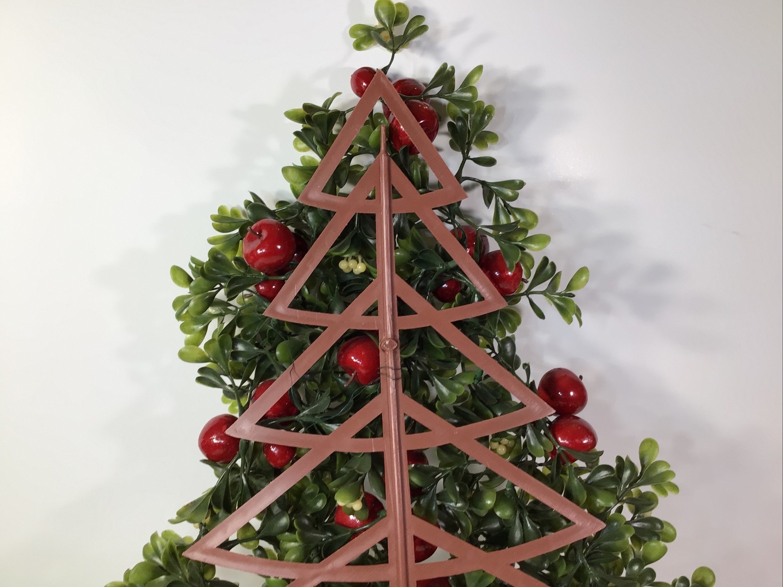 Vintage~MCM~ Green Boxwood Style Tree With Red Apples Wall Hanging Decor ~21”