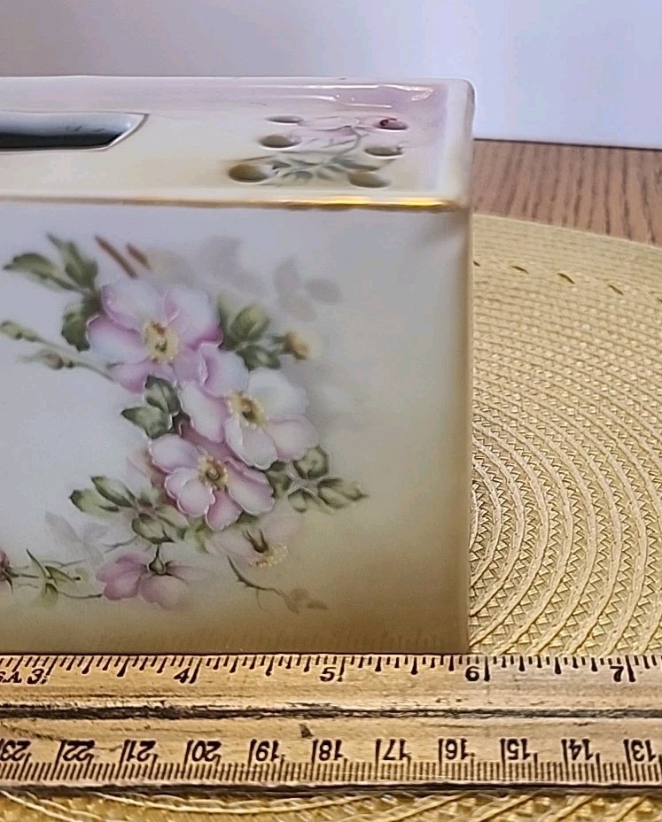 Vtg Frog Vase Ceramic Pink Floral Andrea By Sadek Gold Edge Accents 3 5/8″T