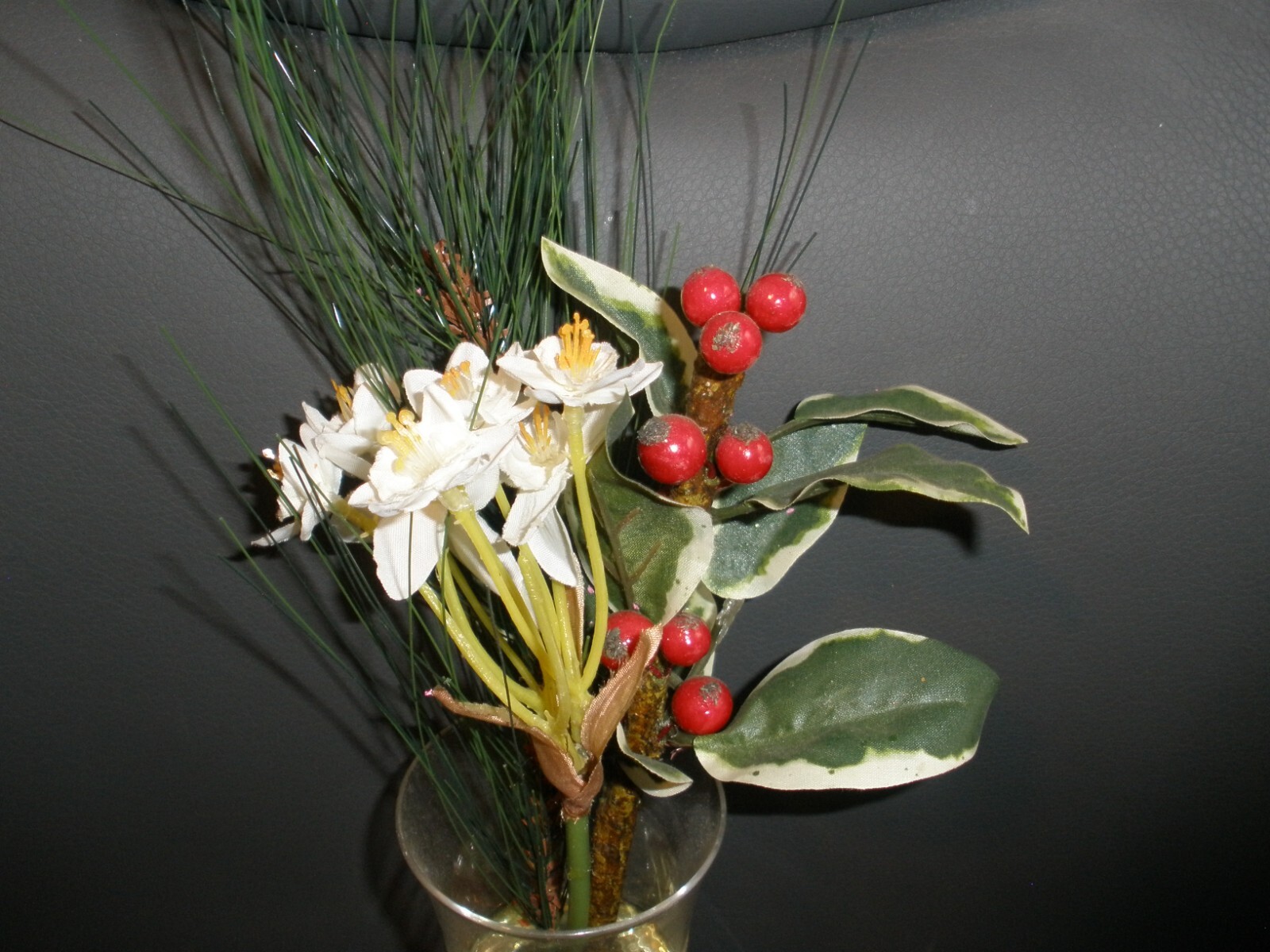 Drinking Glass with Faux Flower Arrangement & Fake Liquid 13″ Tall EUC