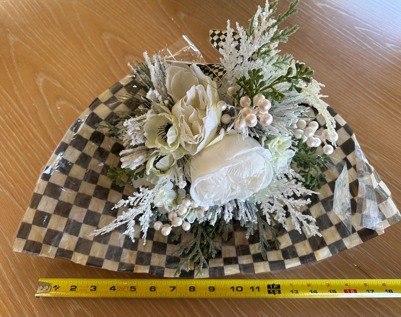Lrg Winter White MacKenzie Childs Rose Bouquet Courtly Checks Cello Wrap w/ Tag