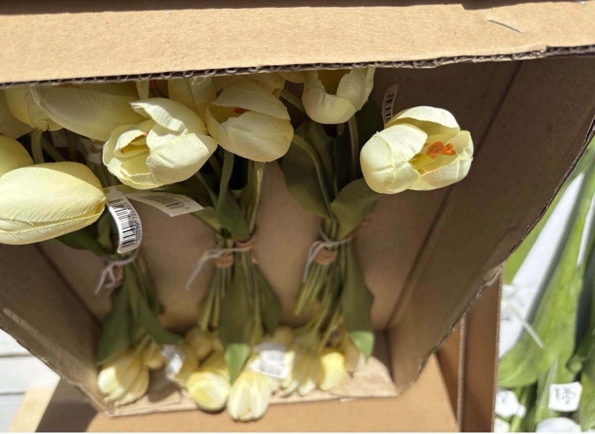 New in Box 6 Bunches of 11″ Artifical Tulips by SIA