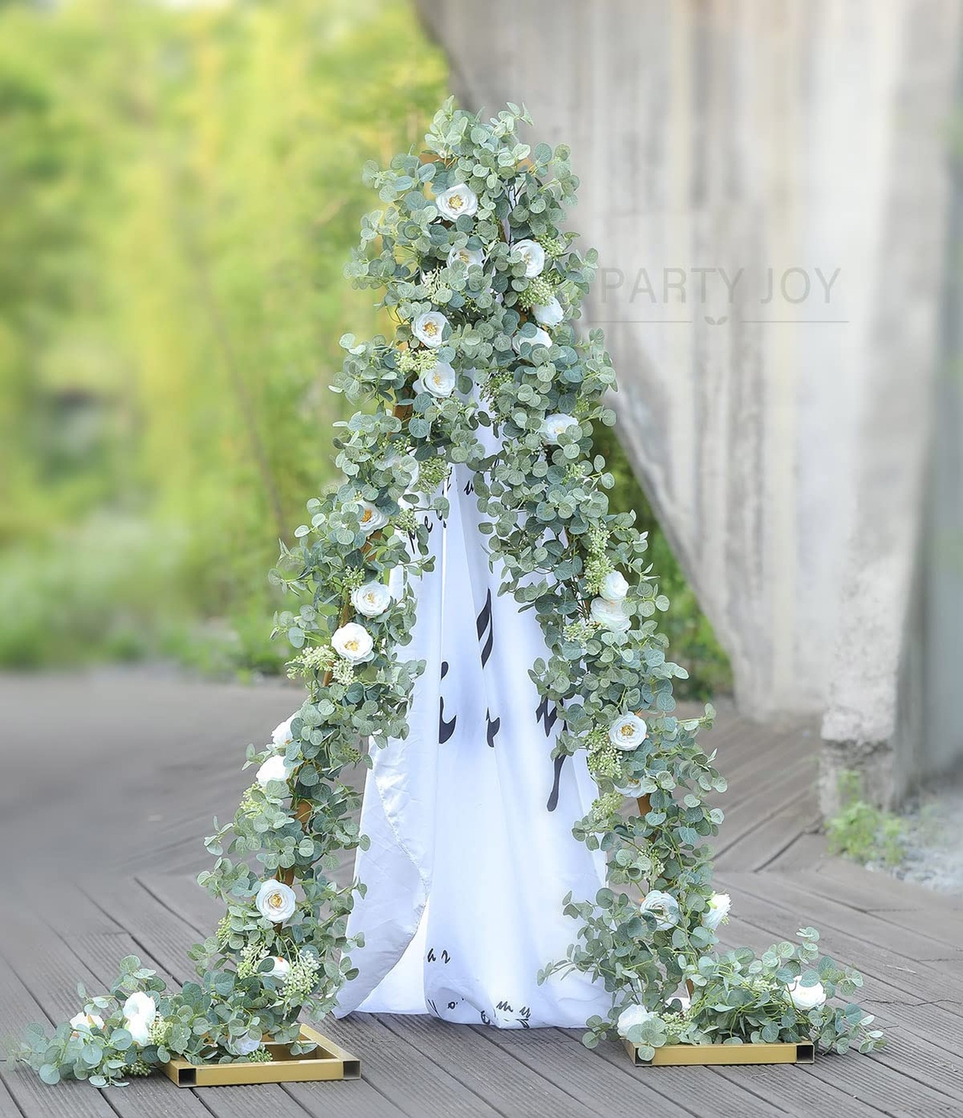 PARTY JOY 6.56ft Eucalyptus Garland with Flowers-8 White Roses, Artificial Fa…