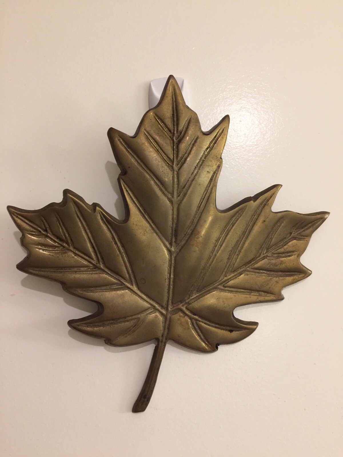Beautiful Bronze Maple Leaf Ornement For Wall or Door Decoration