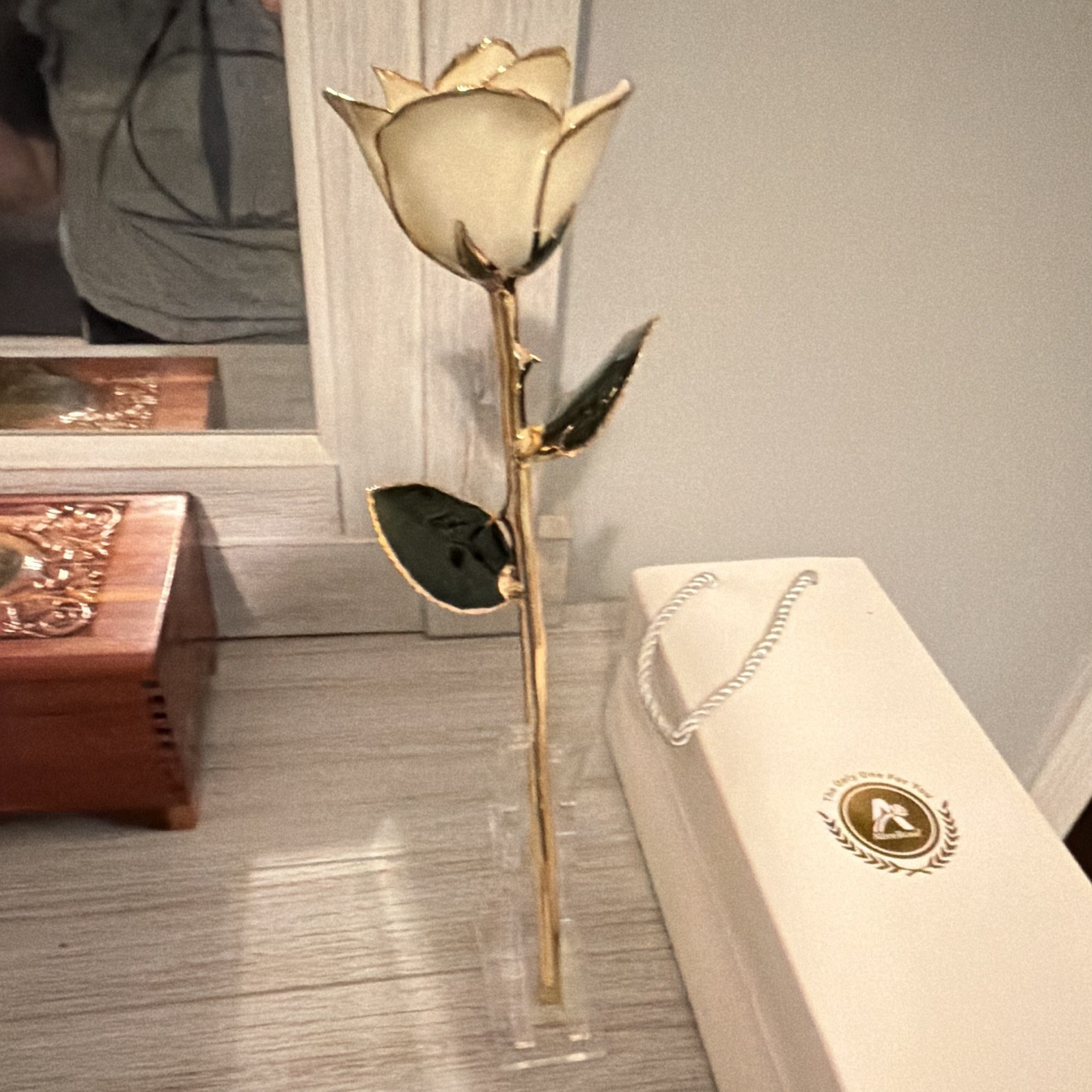Artificial Metal Gold/Ivory Rose Flower Stem w/ Display Stand & Gift Box