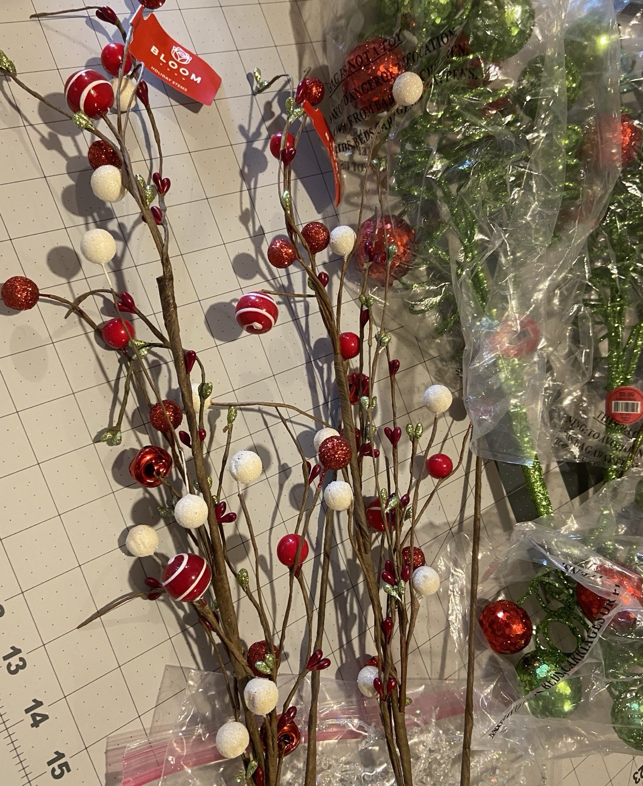 HUGE LOT OF FLORAL STEMS&PICKS FOR THE HOLIDAY SEASON-WREATH MAKING-DECORATING