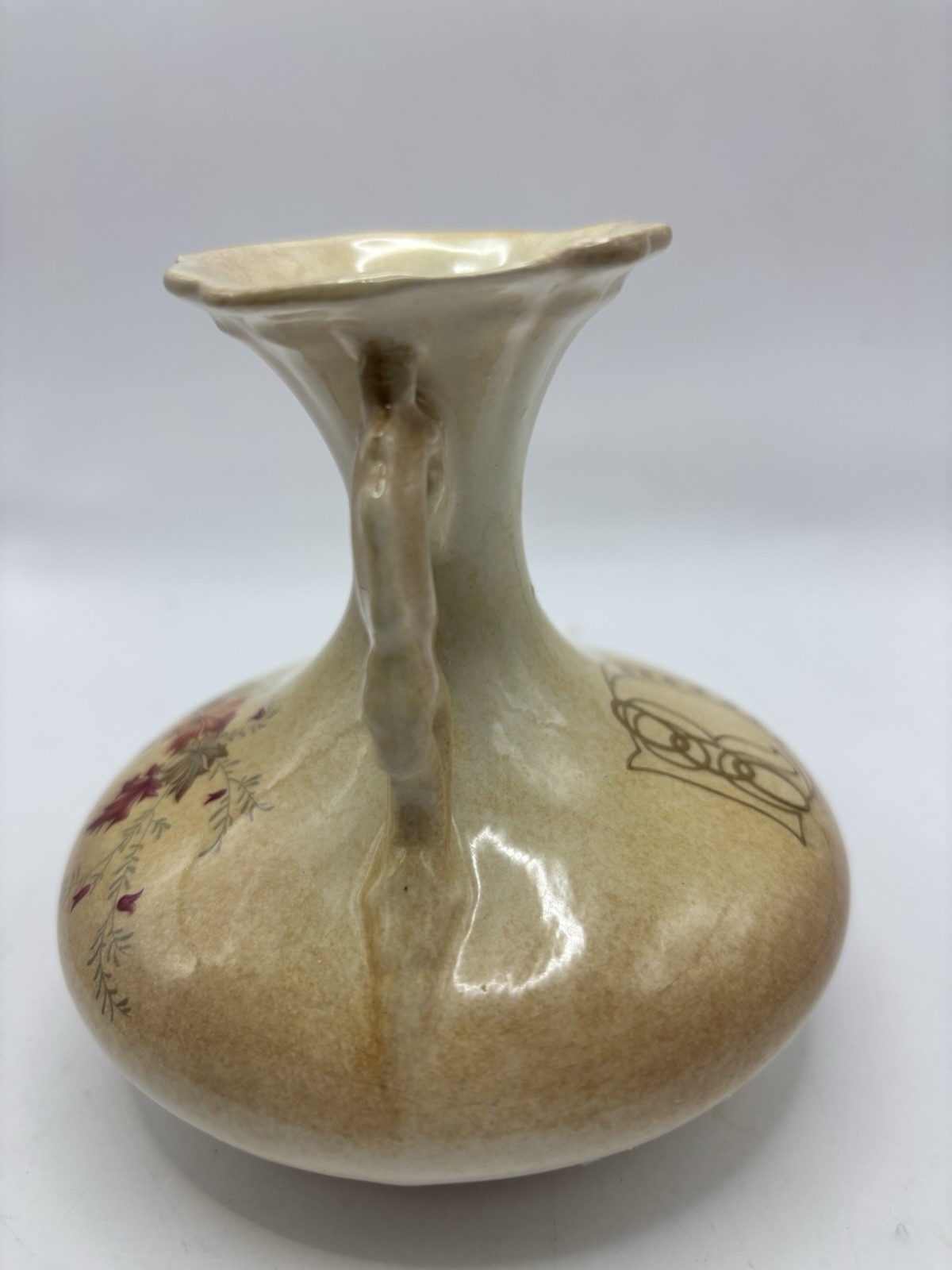 Vase Brown & Ivory With Leaves Small In Size