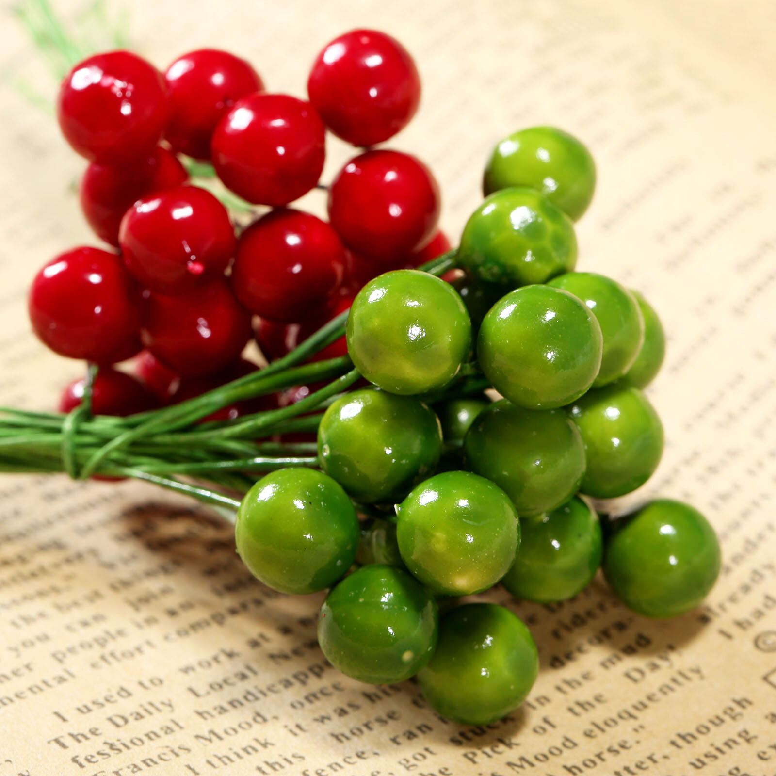 50/100pcs Red Berries Artificial Fruits Christmas Craft Holly Berry Pick Decor