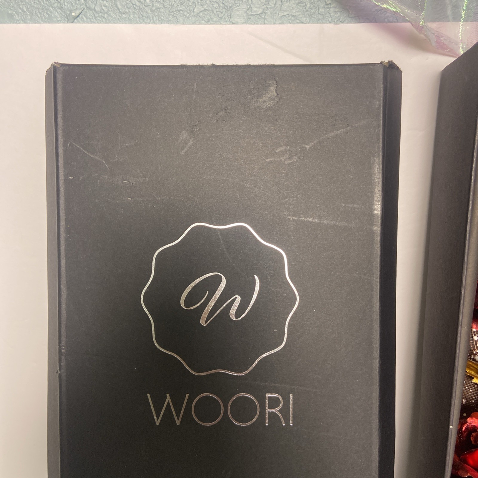 WOORI Gold-Plated Red Roses Leaves Bouquet In Black Gift Box Luxurious Elegant