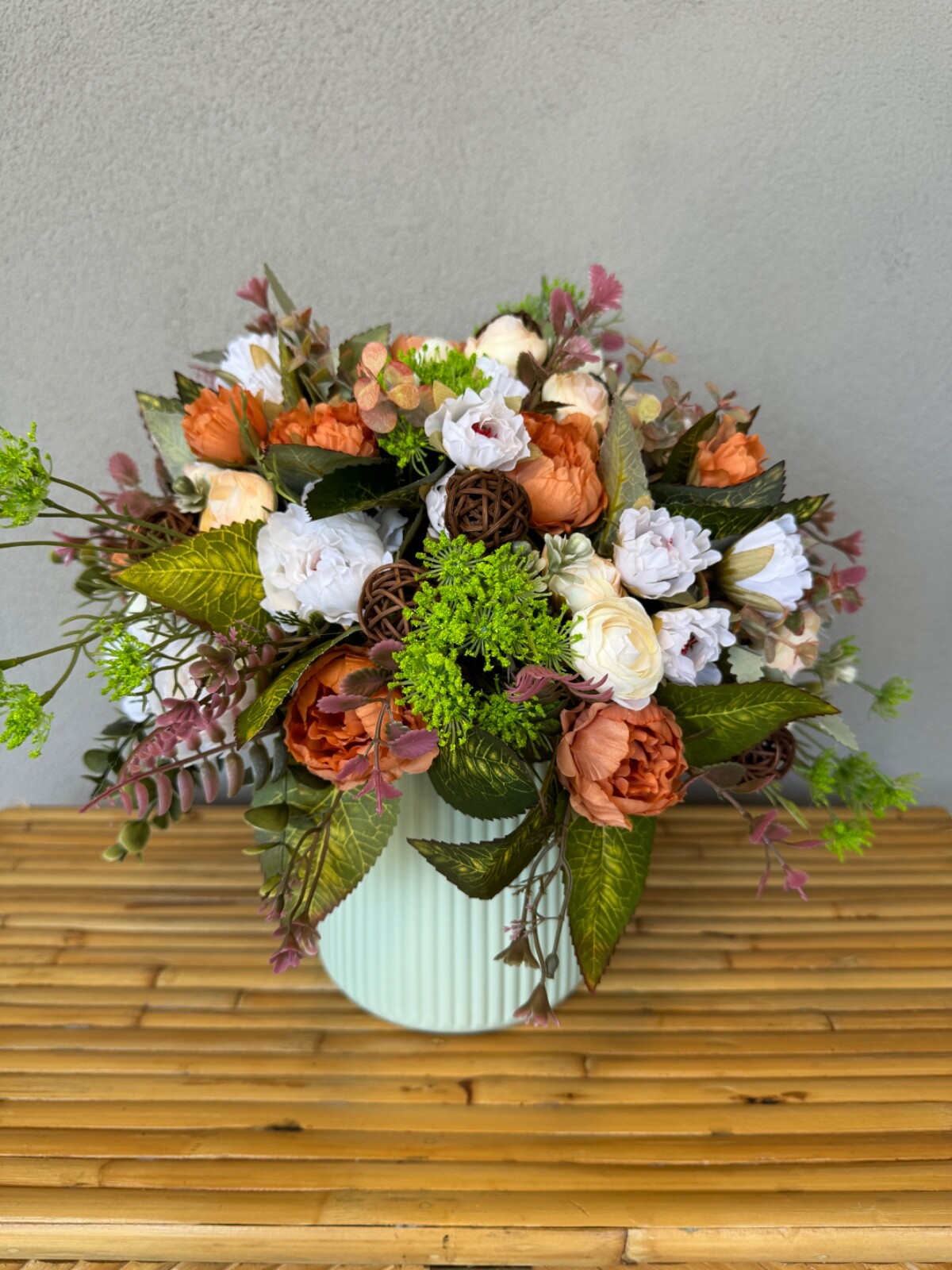 Flower arrangement “Spring“ in a vase, width 16’, height 15’, home decor
