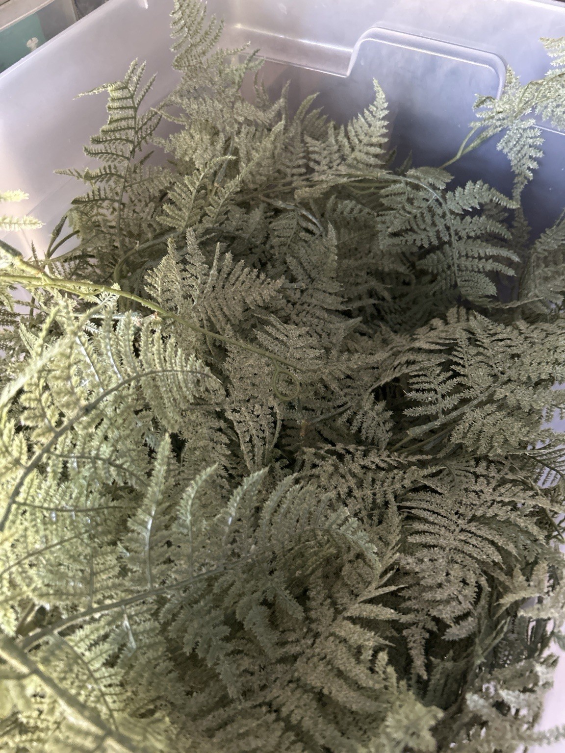 Faux Fern Greenery / Artificial Fern Table Décor Fillers – Wedding & Event Decor