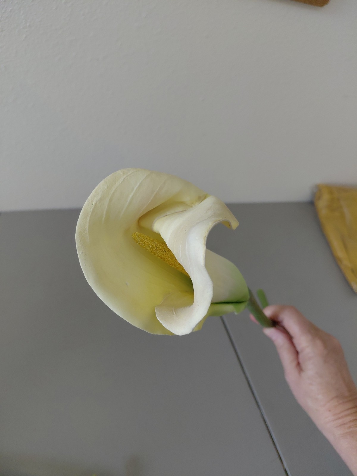 7 Calla Lily Lillis Realistic Silk Flowers White Folded 15″ to 19″ Vintage