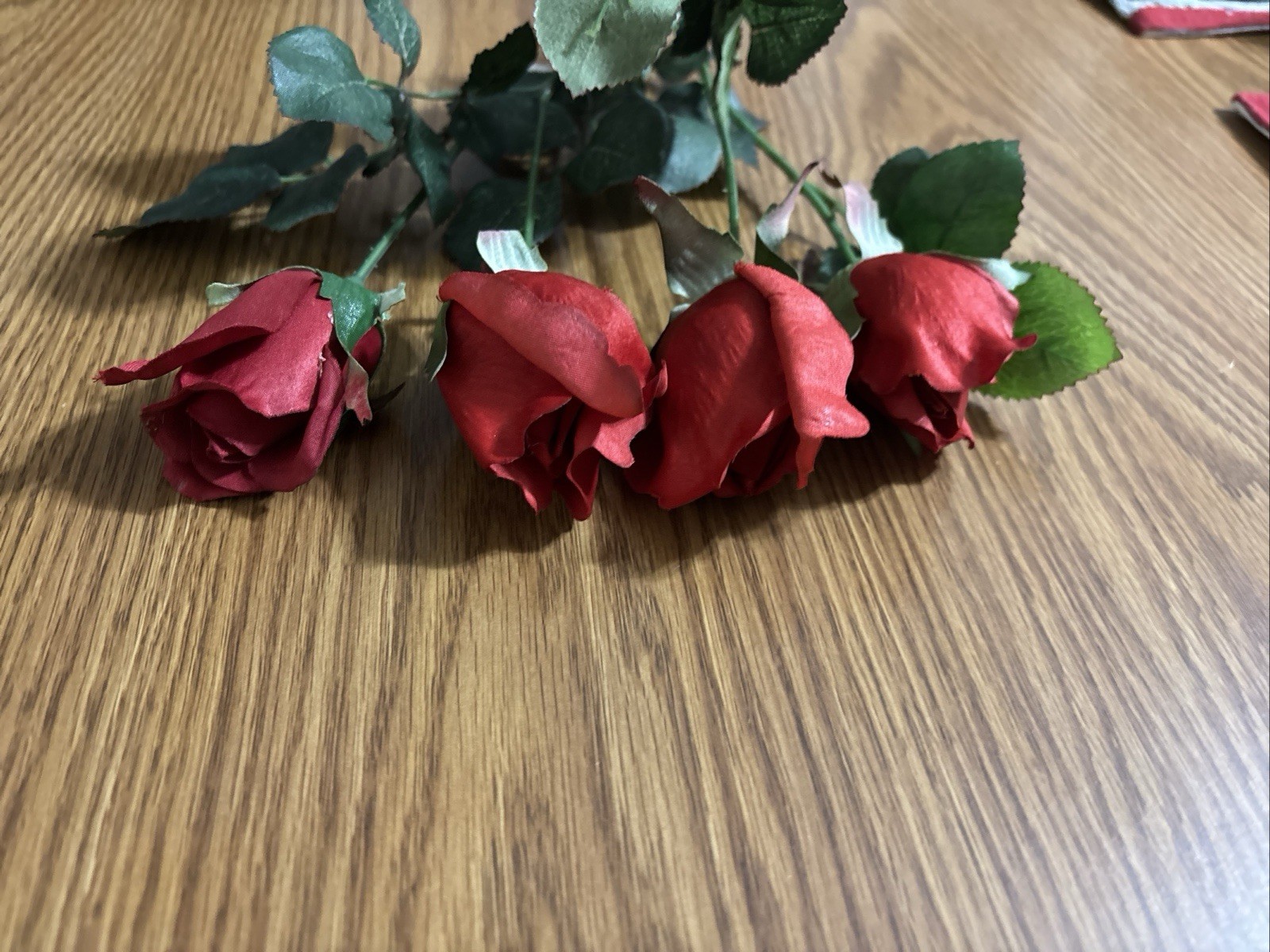 4 SILK REALISTIC RED ROSEBUDS ON STEM Valentines Day