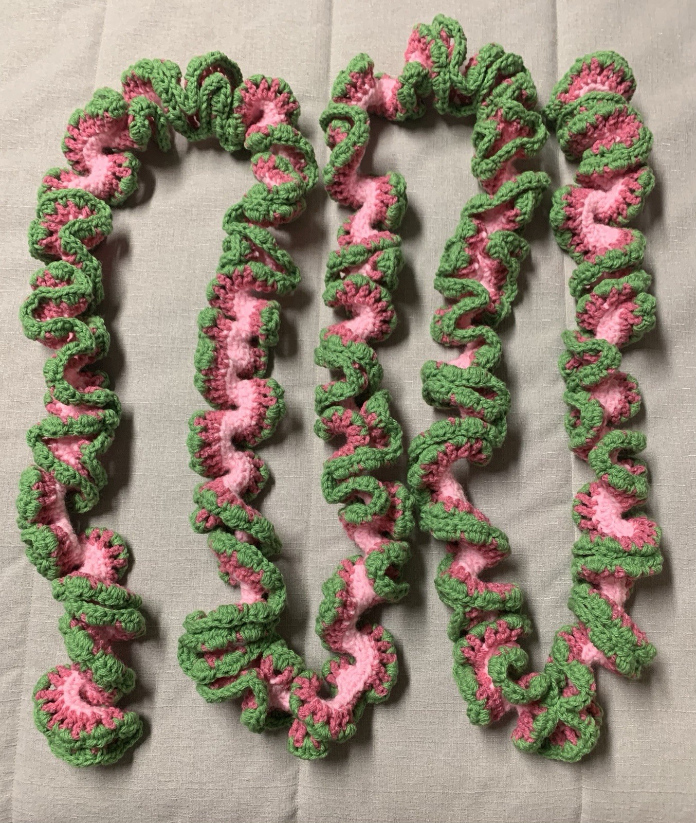 Garland Spiral Ruffle New Pink and Raspberry Pink With Green Leaves Thick