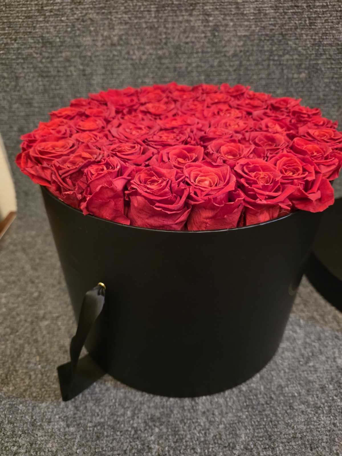 Venus et Fleur Red Roses Flower Box Arrangement Large Black Container 50 Roses