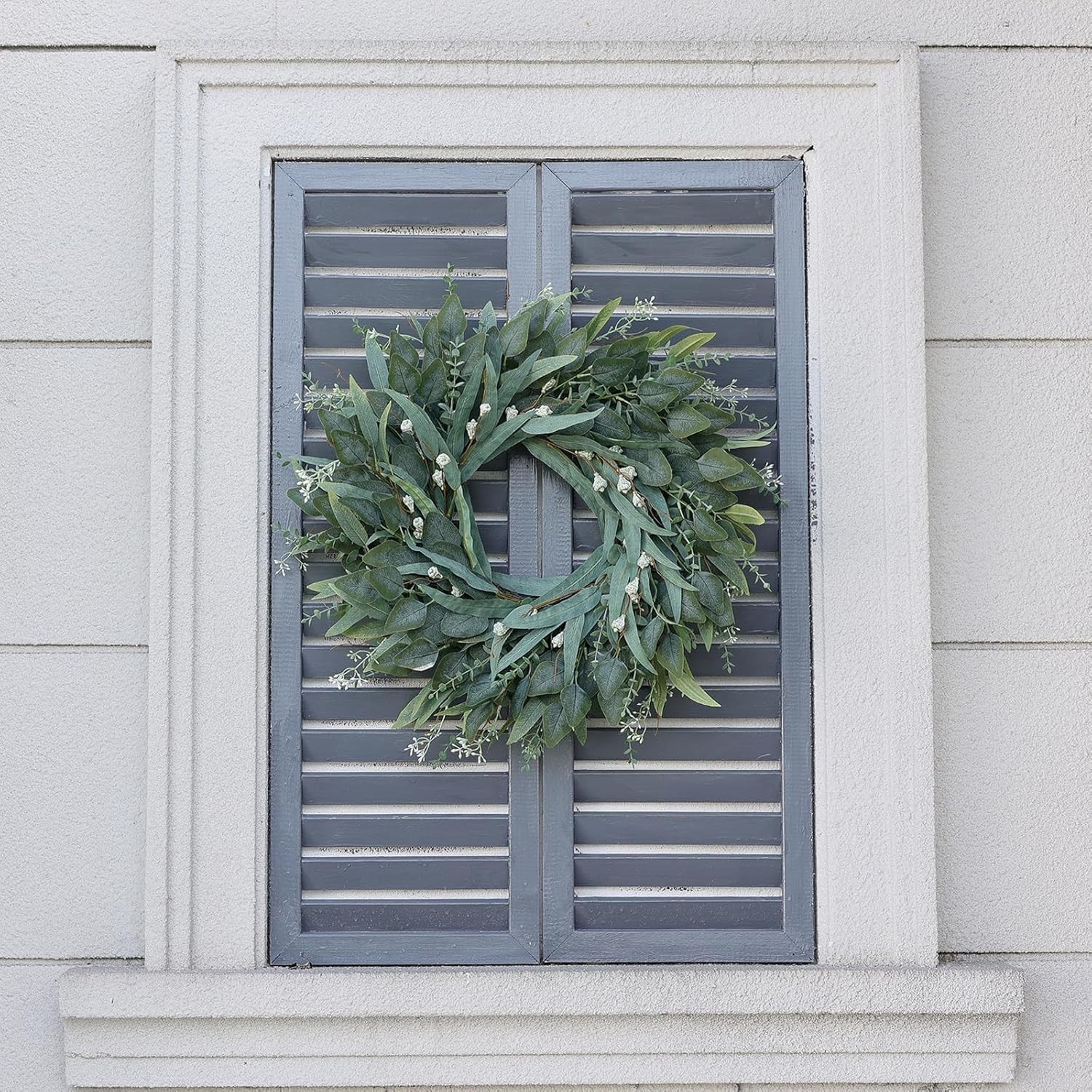 Lifelike 26-Inch Eucalyptus Wreath – All-Season Home Decor for Any Occasion