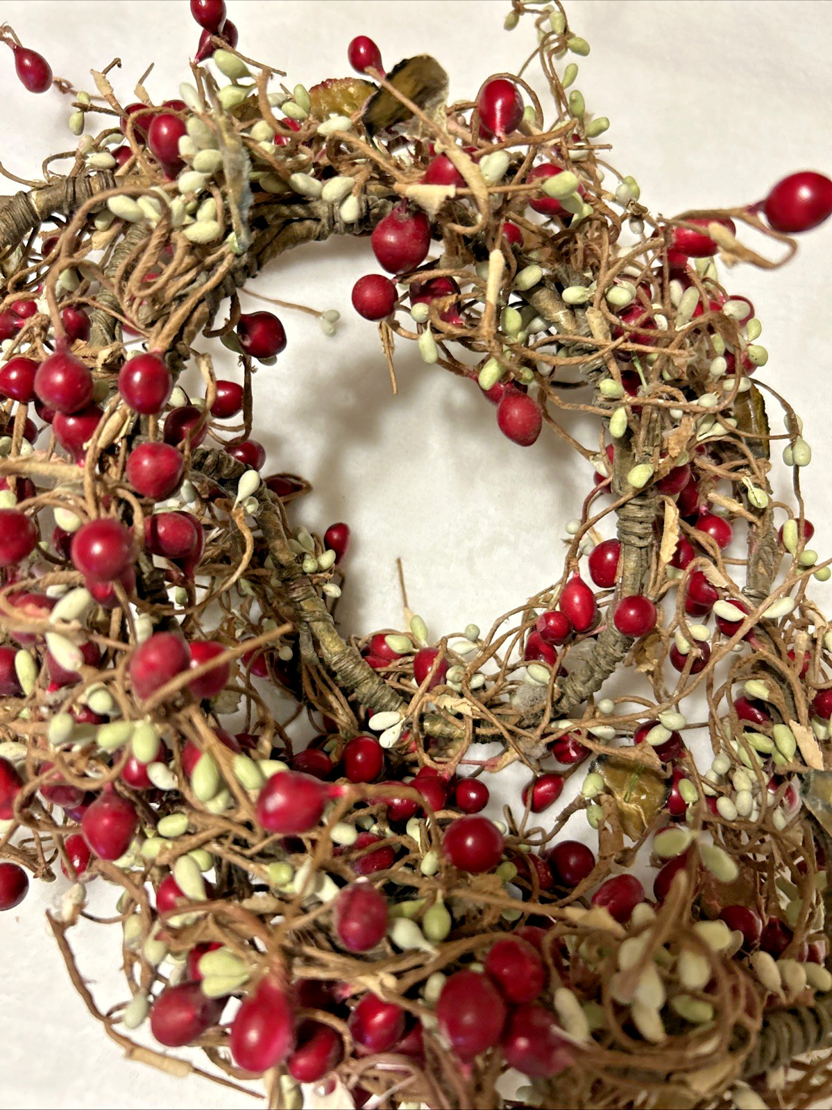 56″ Rustic RED PIP BERRY Pale Green /Cream Bud Window Shelf Garland Swag Vine