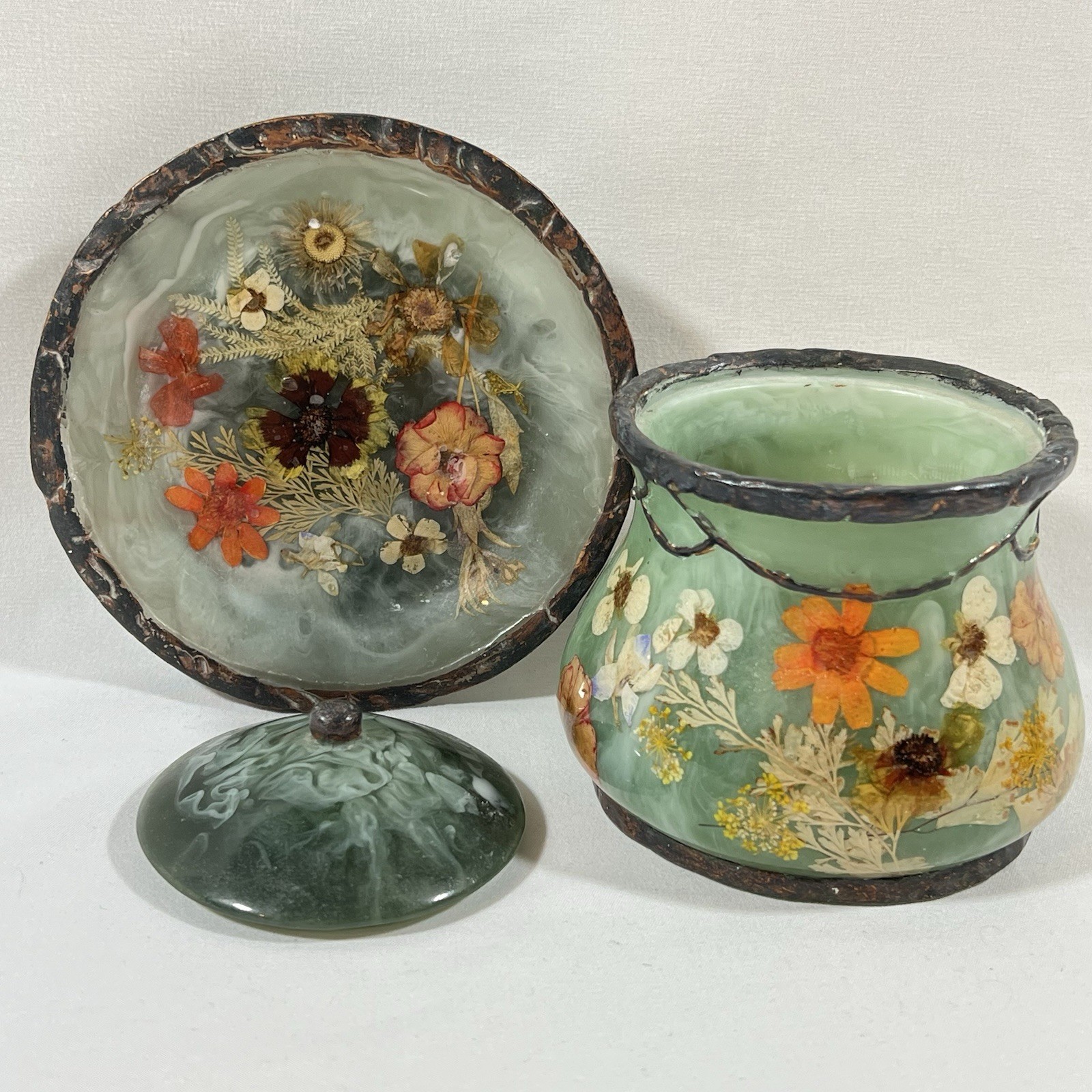 Vintage India Ink Pressed Flower Green Resin Fresh Fields Soap Dish & Container