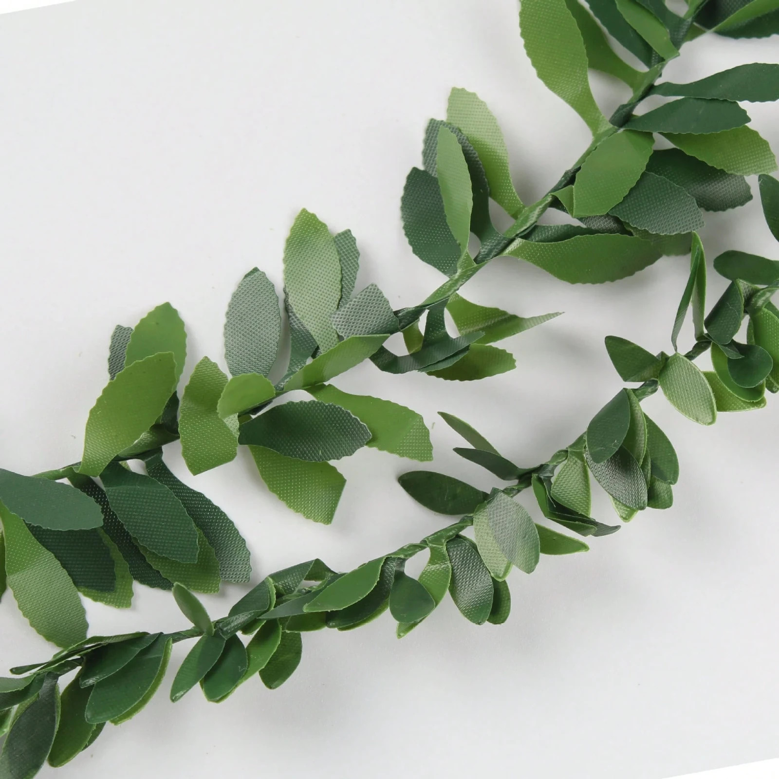 NEW 3 Pcs 24.6Ft Iron Wire Leaf Garland, Green Willow Rattan for Wedding Mantel