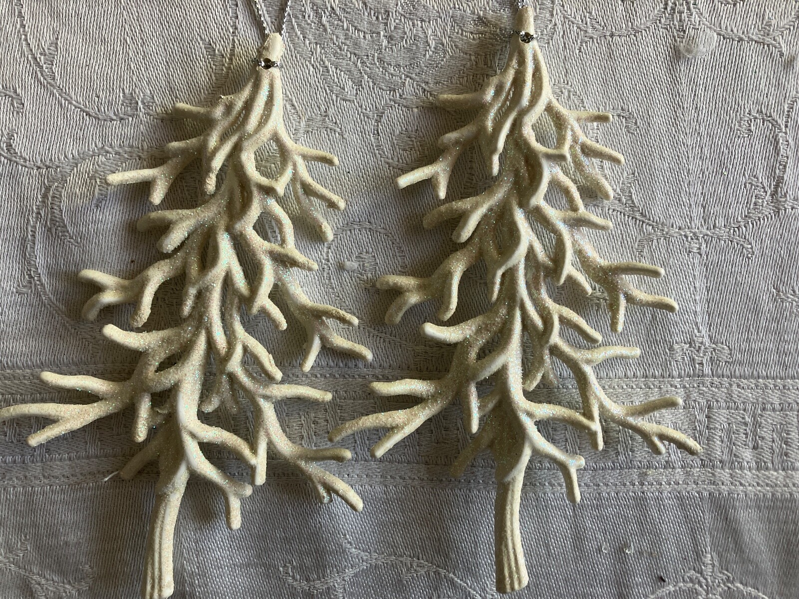 “ELEGANCE” SET OF 2 RESIN CHRISTMAS TREE ORNAMENTS FOR HOLIDAY DECOR.
