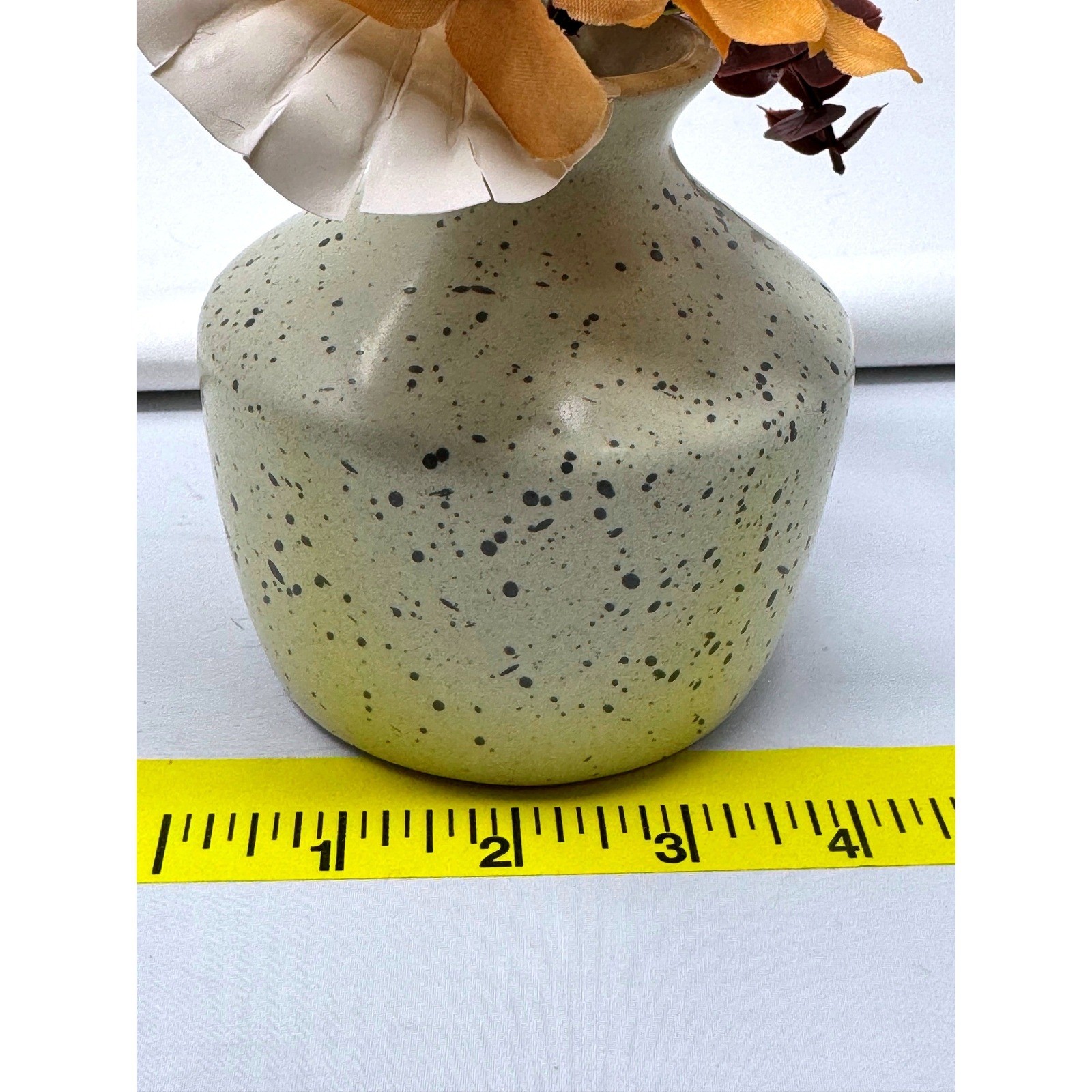 IG Design Group Speckled Ceramic Bud Vase with Artificial Floral Arrangement