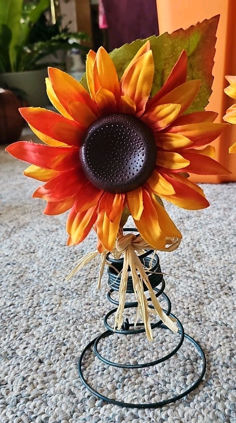 Silk Sunflowers On Green Metal Springs Free Stand 10″ Tall Set Of 4 Fall Decor
