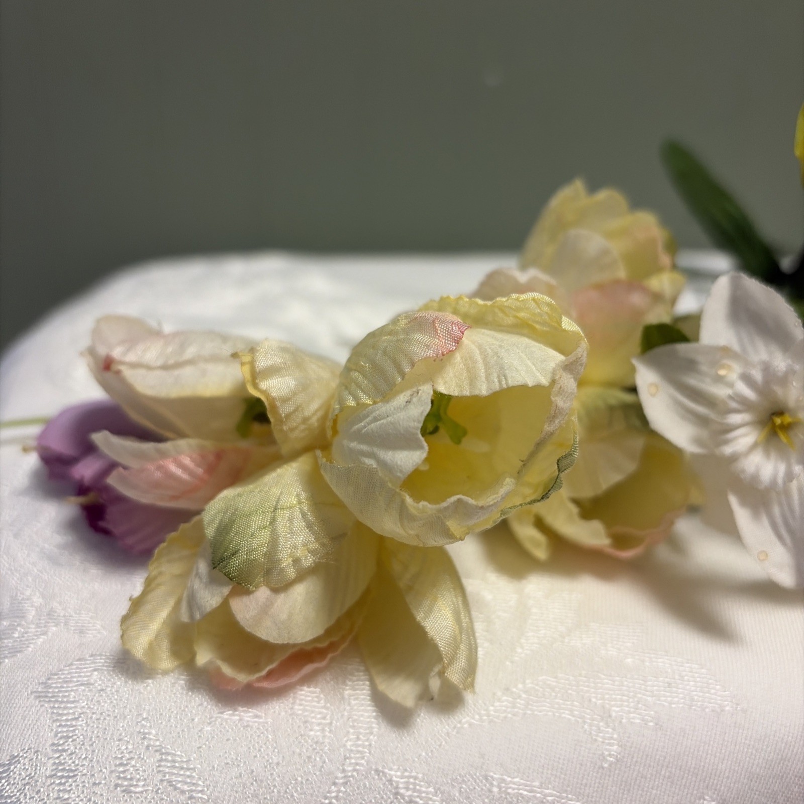 Artificial Flowers Silk Mixed Assorted Colors 10 Stems Spring Daffodil Tulip