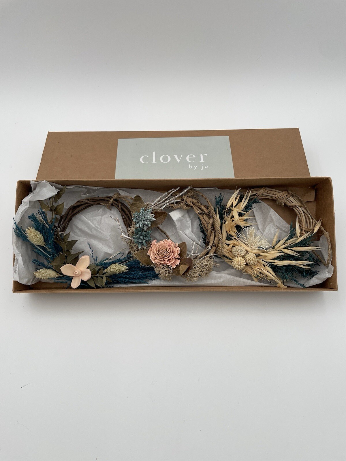 CLOVER BY JO dried flower wreaths set of 2