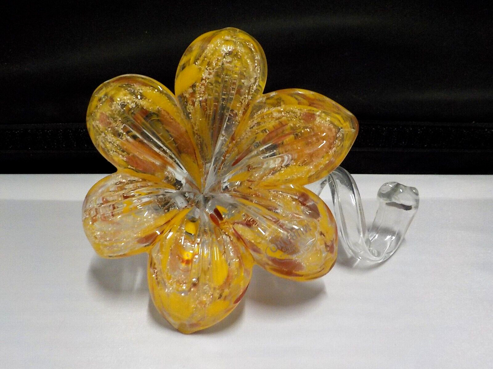 BEAUTIFUL MURANO 6 PETAL ORANGE AND RED FREE STANDING GLASS FLOWER PREOWNED