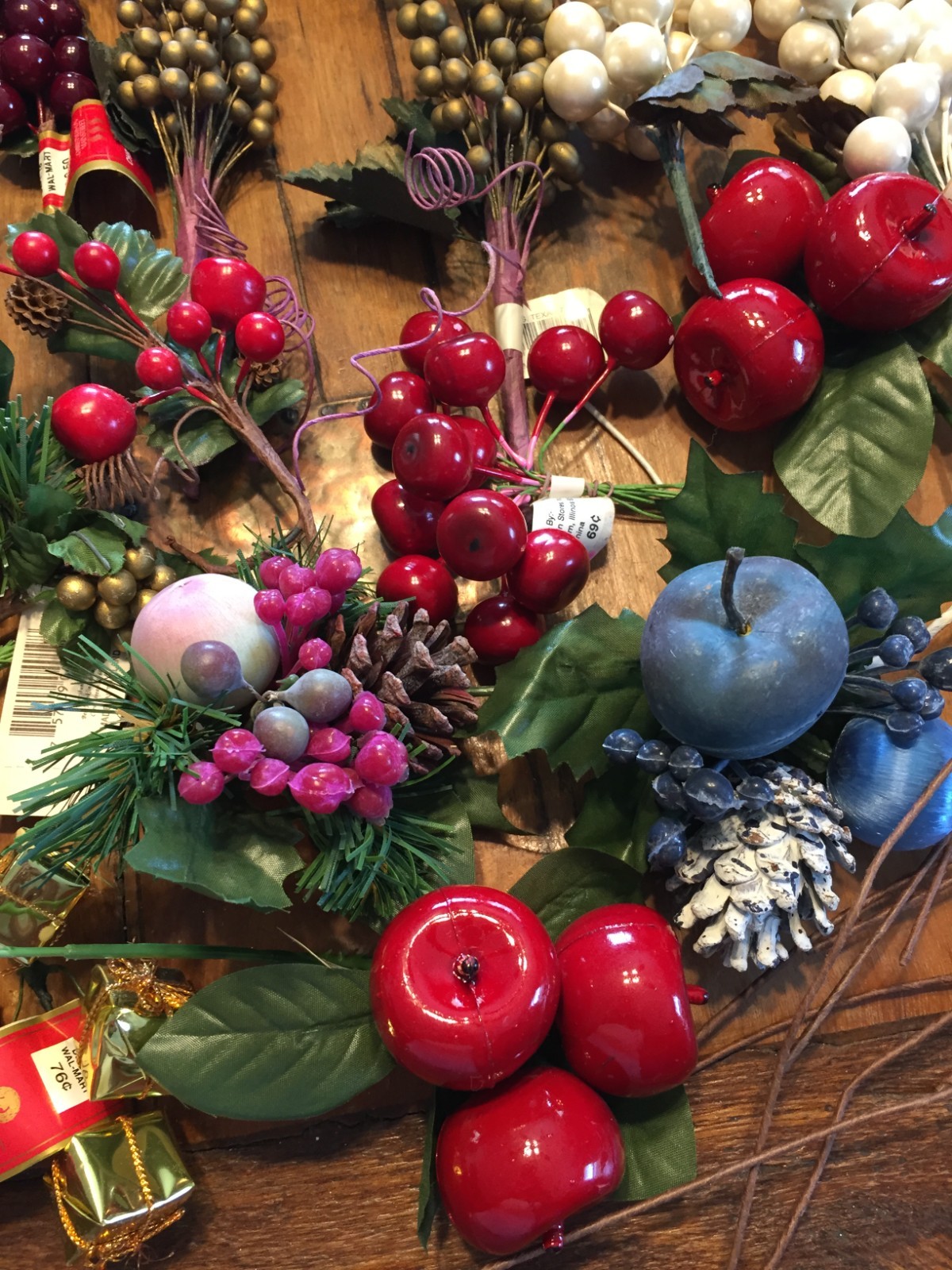 Lot of 57 Christmas Holiday Floral Arrangement Decor,Berries,Pinecones,NEW