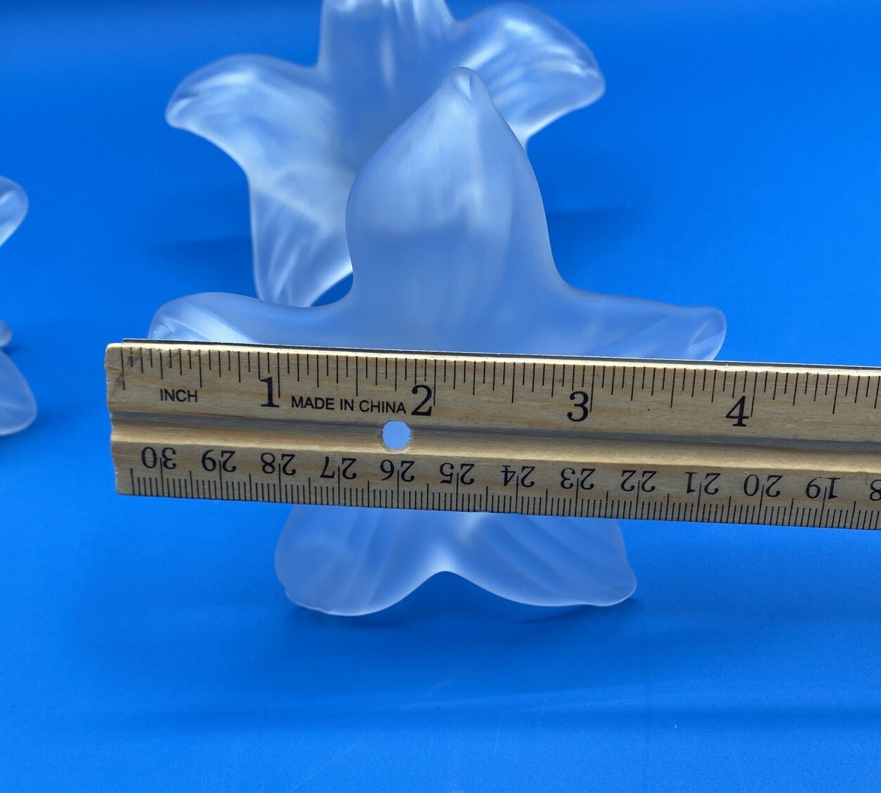 Frosted Glass Lily Flower Buds Tabletop Decoration White Set Of 3 Vintage
